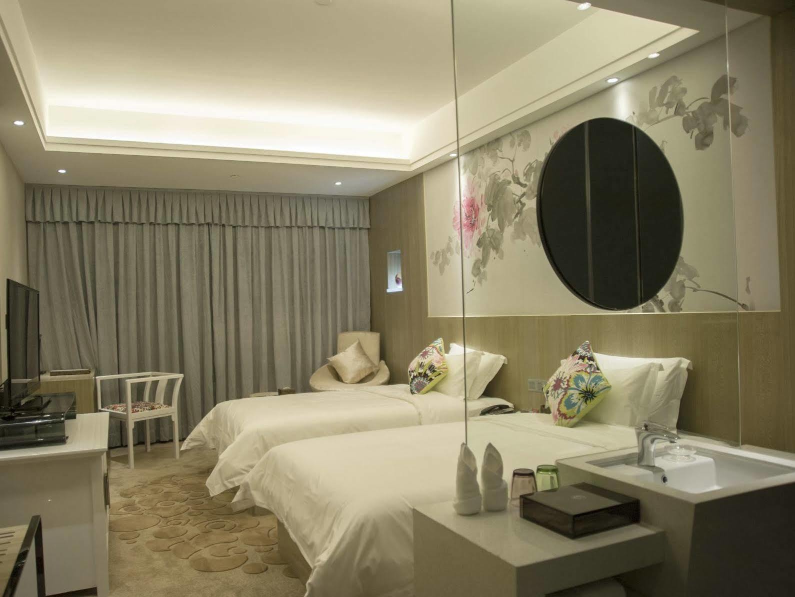 Paco Hotel Tаojin Metro Guangzhou - Free Shuttle Bus For Centen Fair ภายนอก รูปภาพ